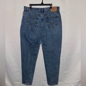 Levi's Vintage Women's 550 relaxed/tapered fit 💙